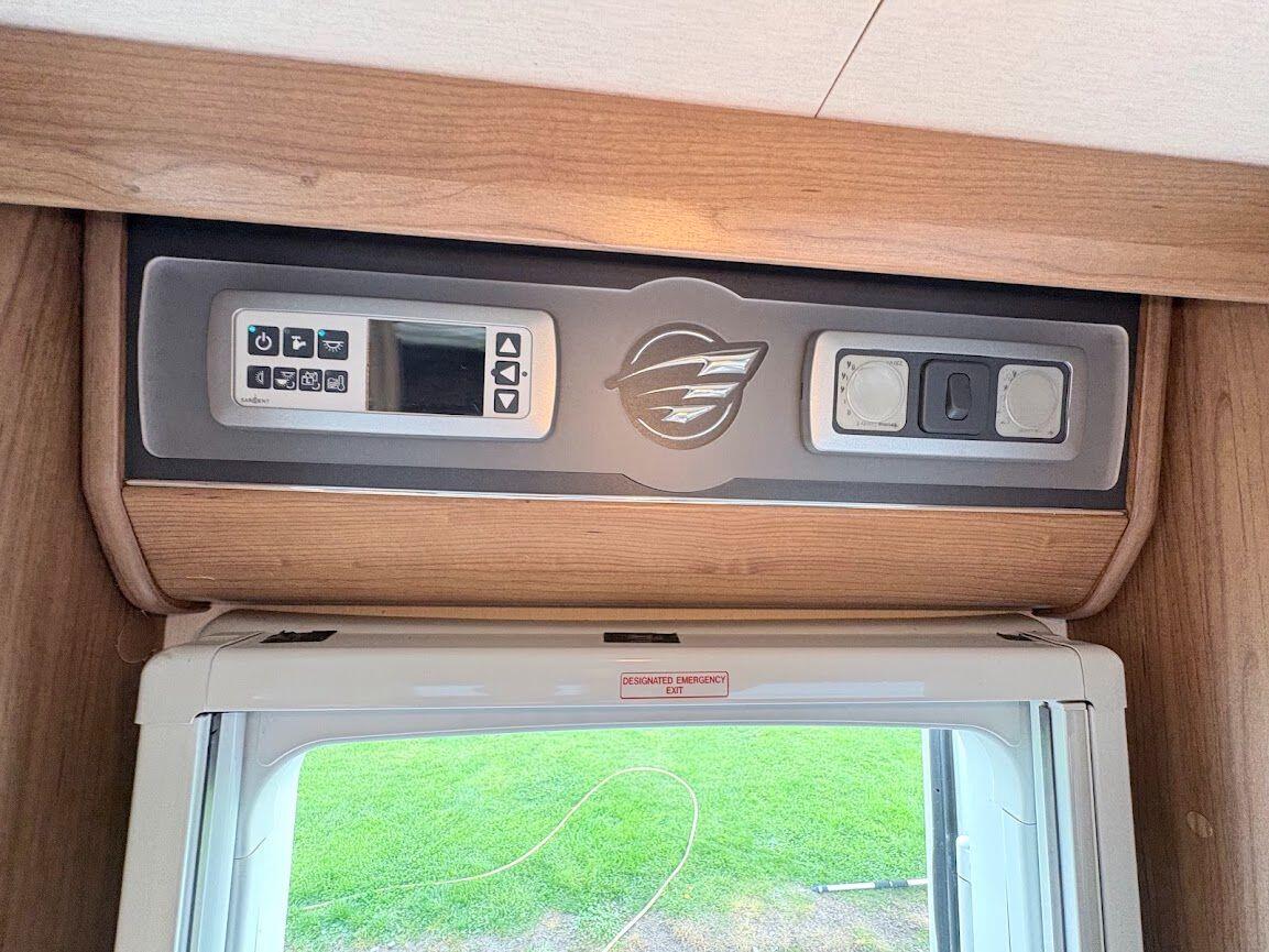 2013 Auto-Trail Frontier Comanche SA 2013 Automatic 4 berth fixed island bed Located in Shewsbury