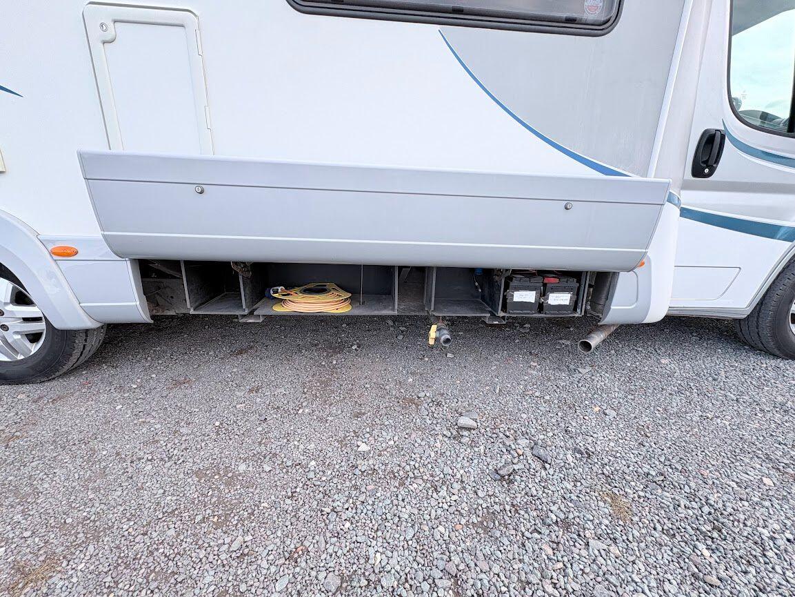 2013 Auto-Trail Frontier Comanche SA 2013 Automatic 4 berth fixed island bed Located in Shewsbury